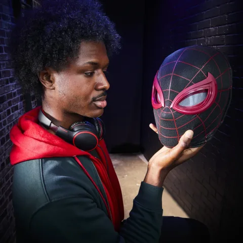 MARVEL LEGENDS SERIES SPIDER-MAN MILES MORALES ELECTRONIC EXPRESSIVE MASK (4)