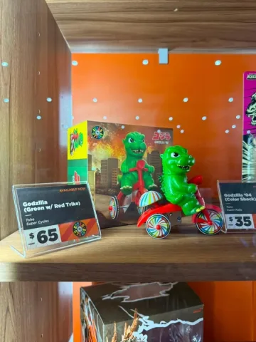 super7 sdcc stand
