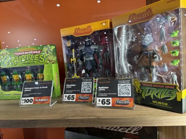 super7 stand