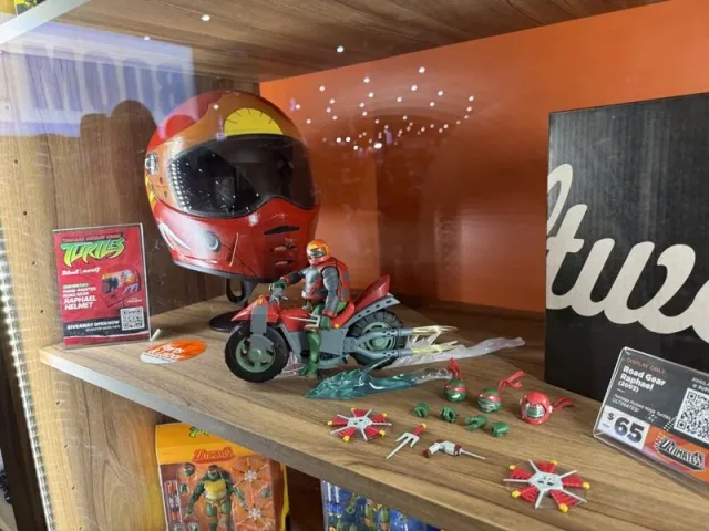 super7 stand 2