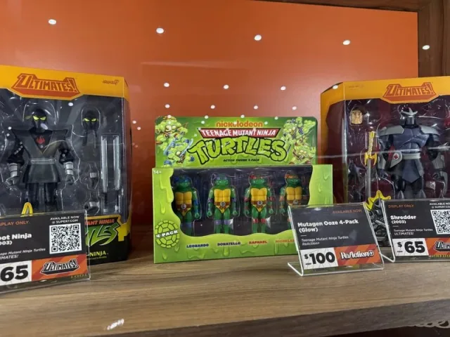 super7 stand 4