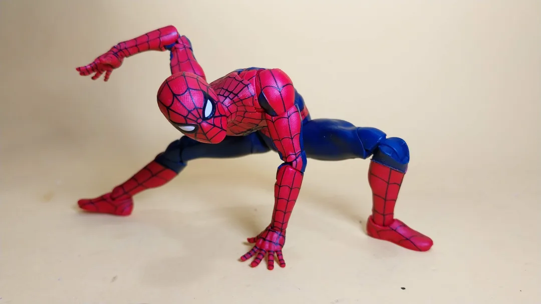 marvel-legends-spiderman-brandnewday3-1080x608