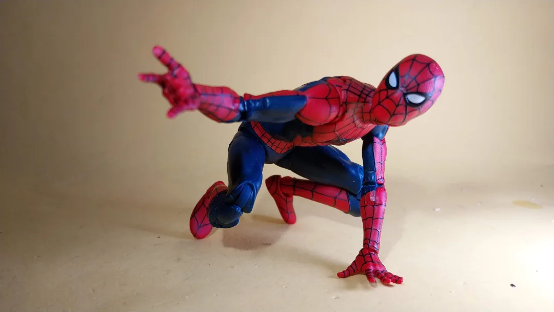 marvel-legends-spiderman-brandnewday5-1080x608
