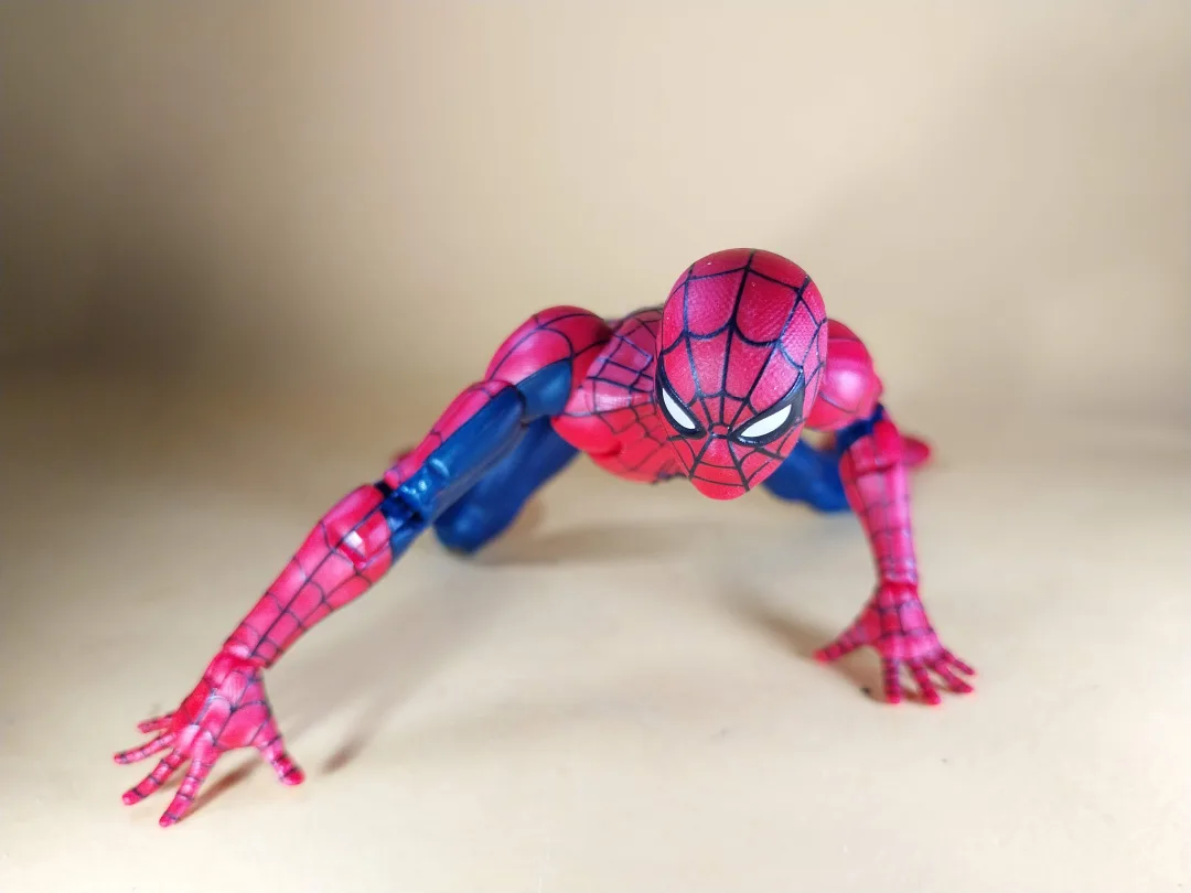 marvel-legends-spiderman-brandnewday7-1080x810